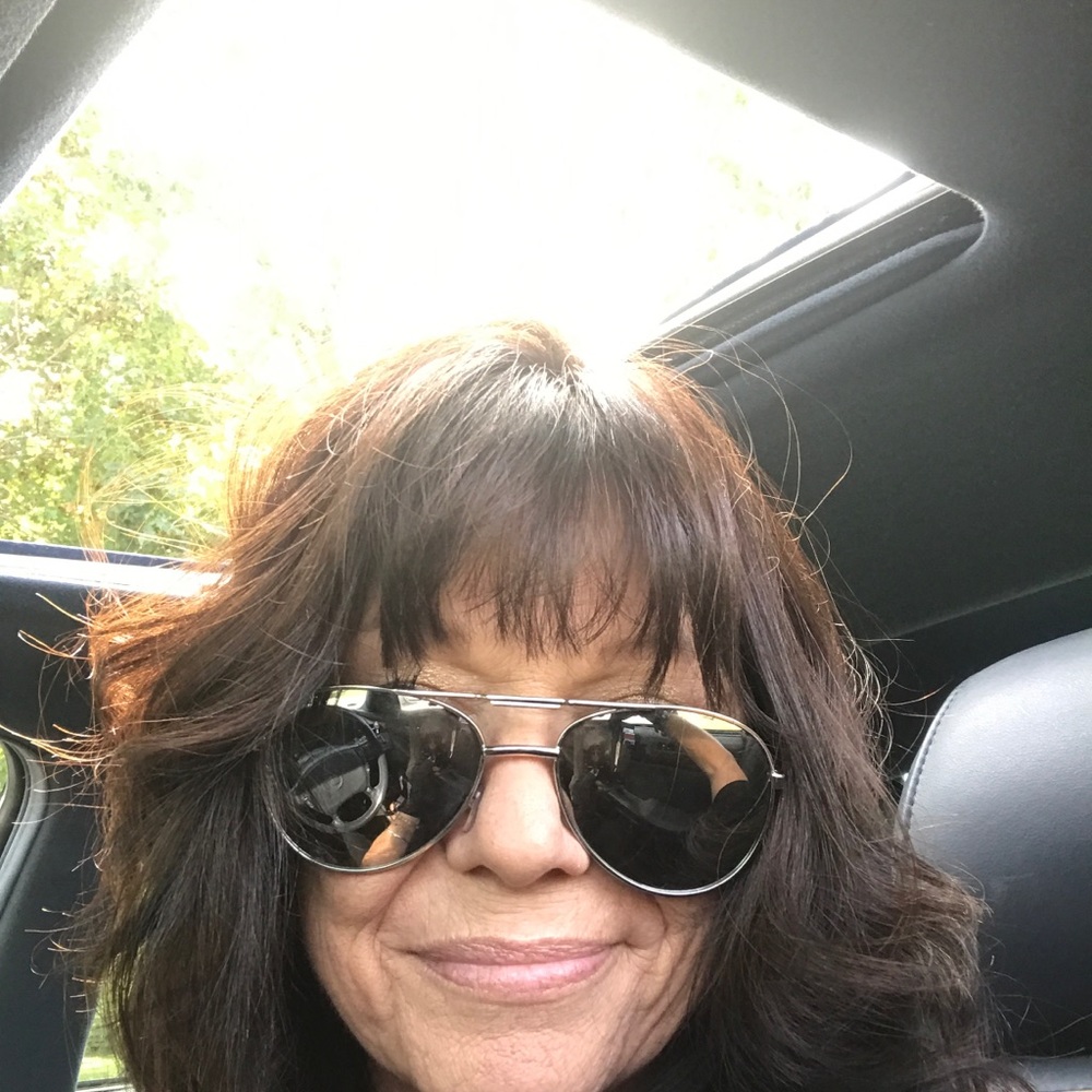 Meet your Posher, Memelissa